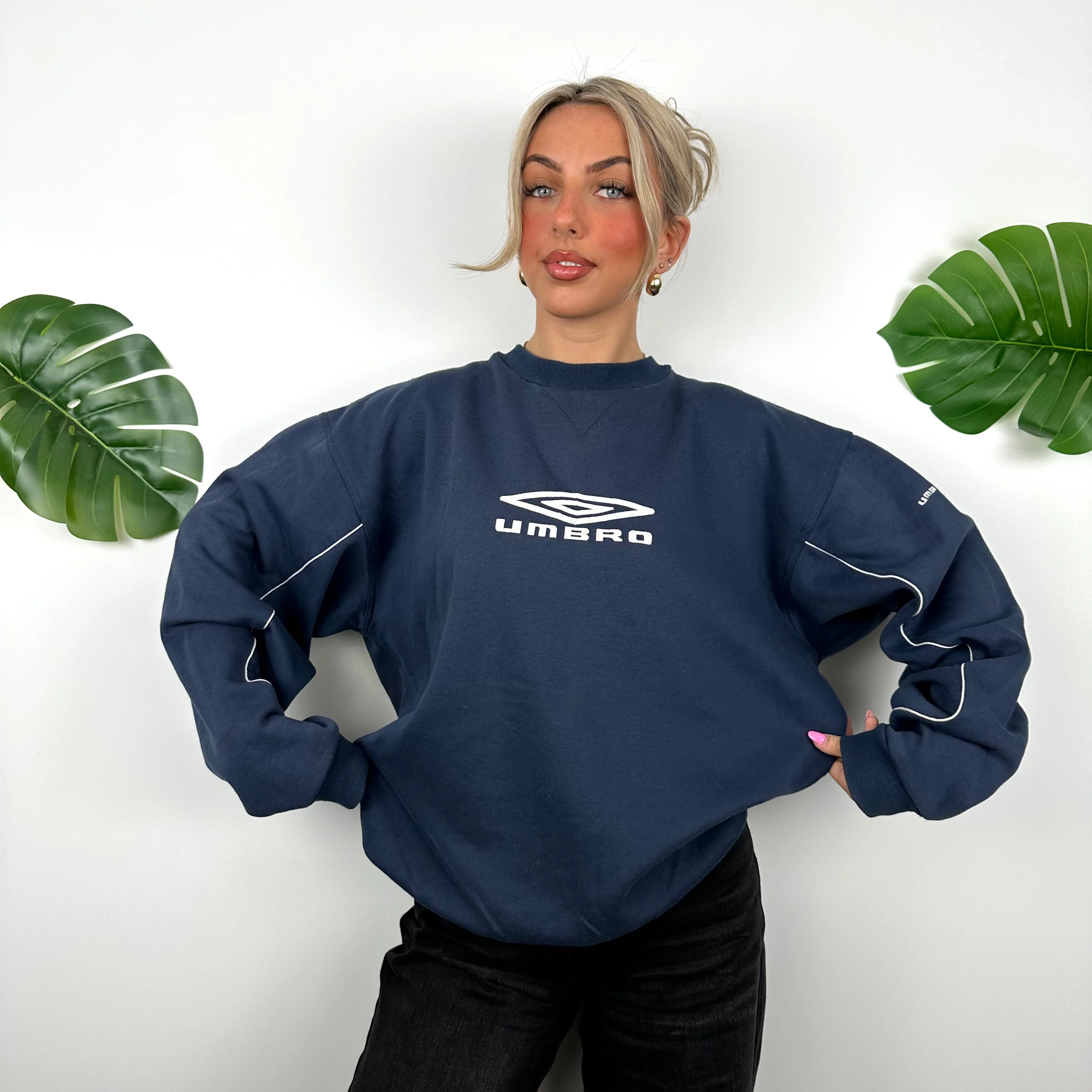 Umbro Navy Embroidered Spell Out Sweatshirt (L) - Image 3