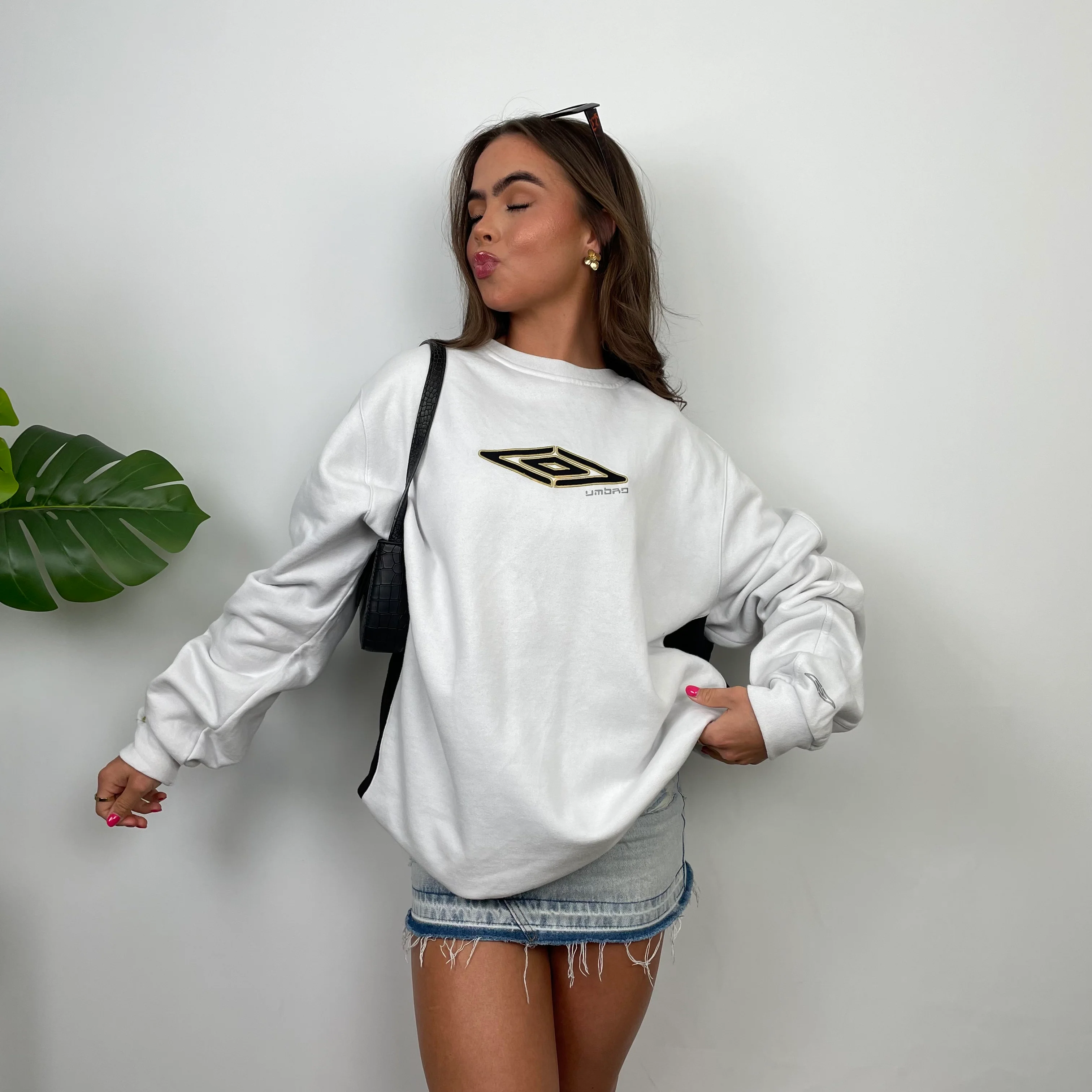 Umbro White Embroidered Spell Out Sweatshirt (XXL) - Image 3