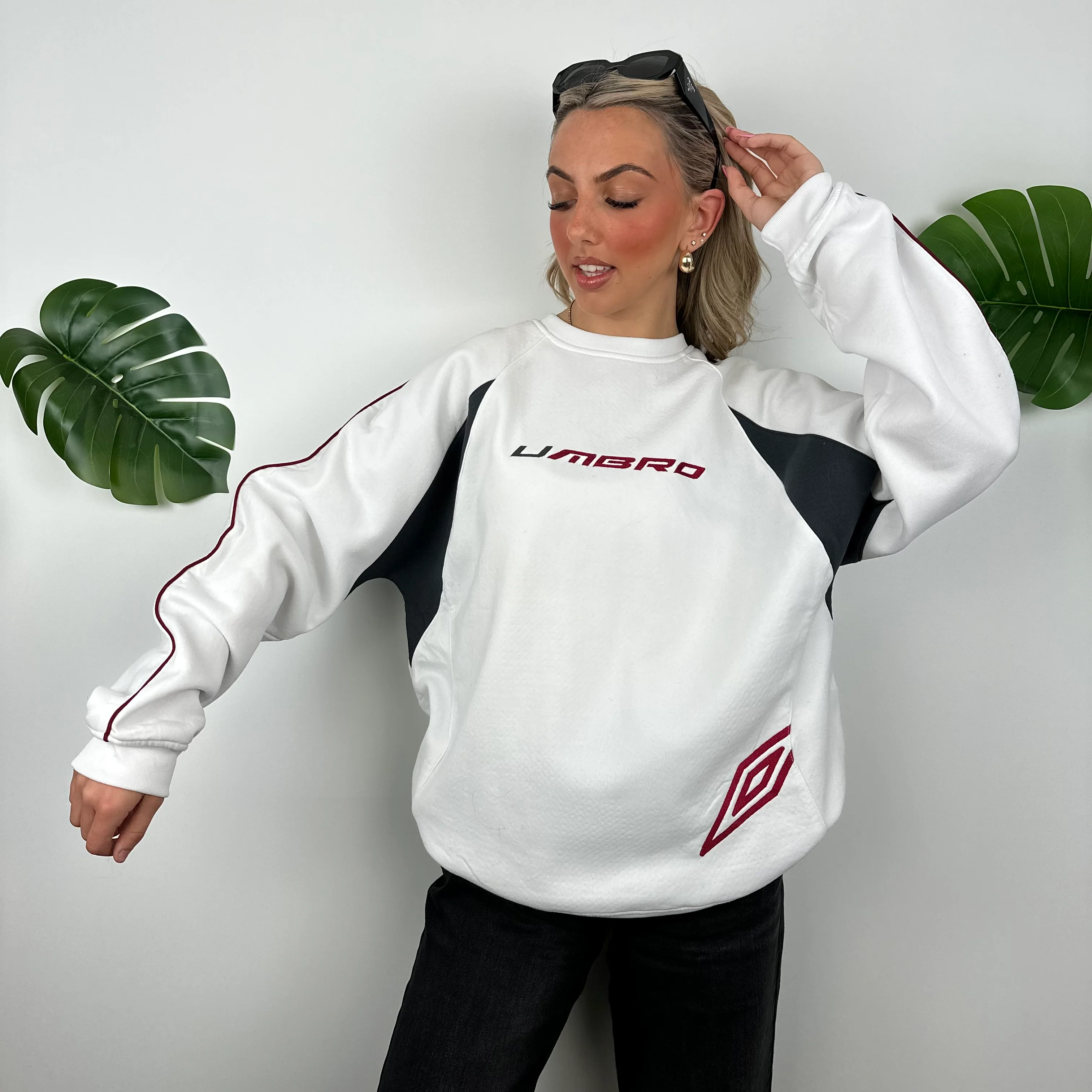 Umbro White Embroidered Spell Out Sweatshirt (L) - Image 3