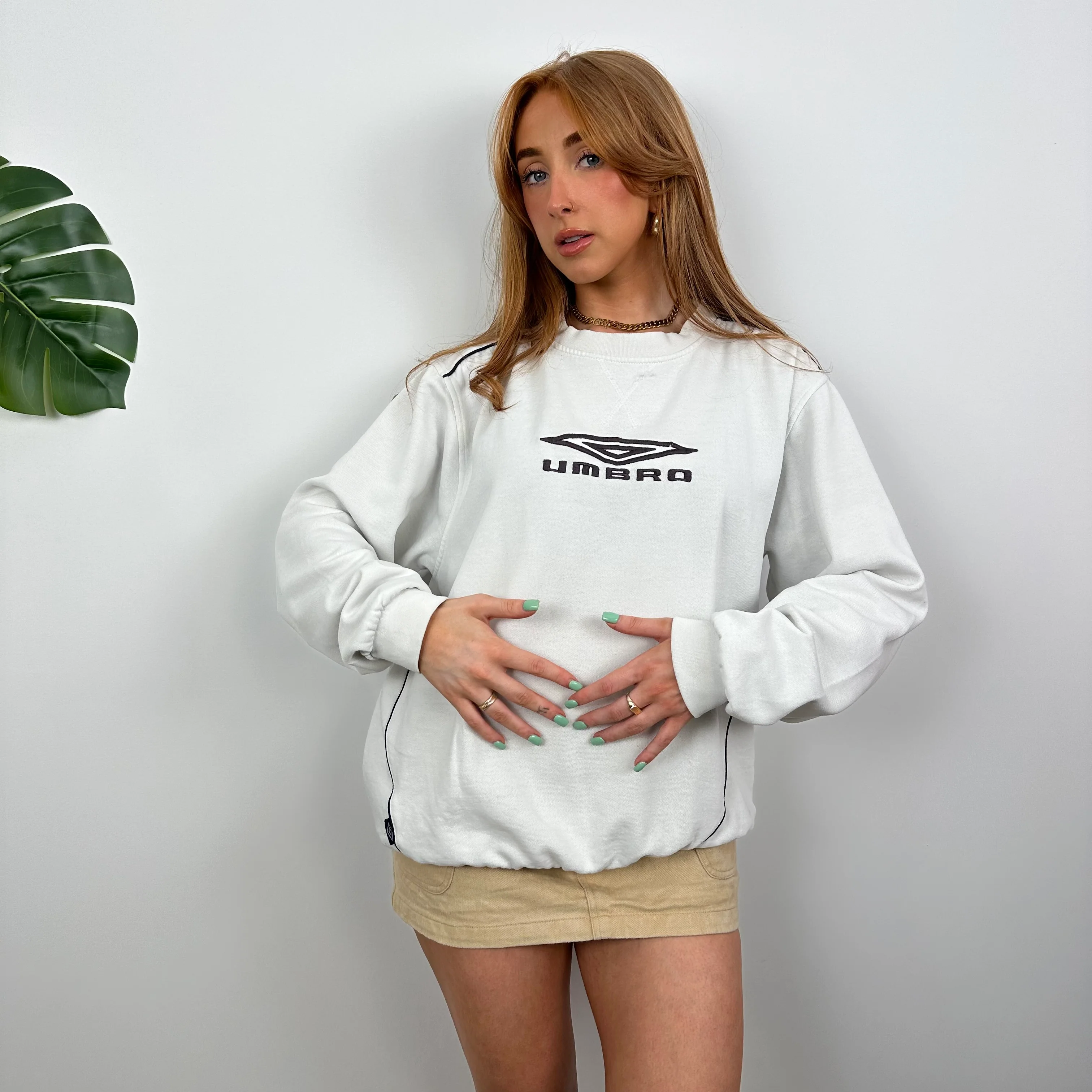 Umbro White Embroidered Spell Out Sweatshirt (M) - Image 3