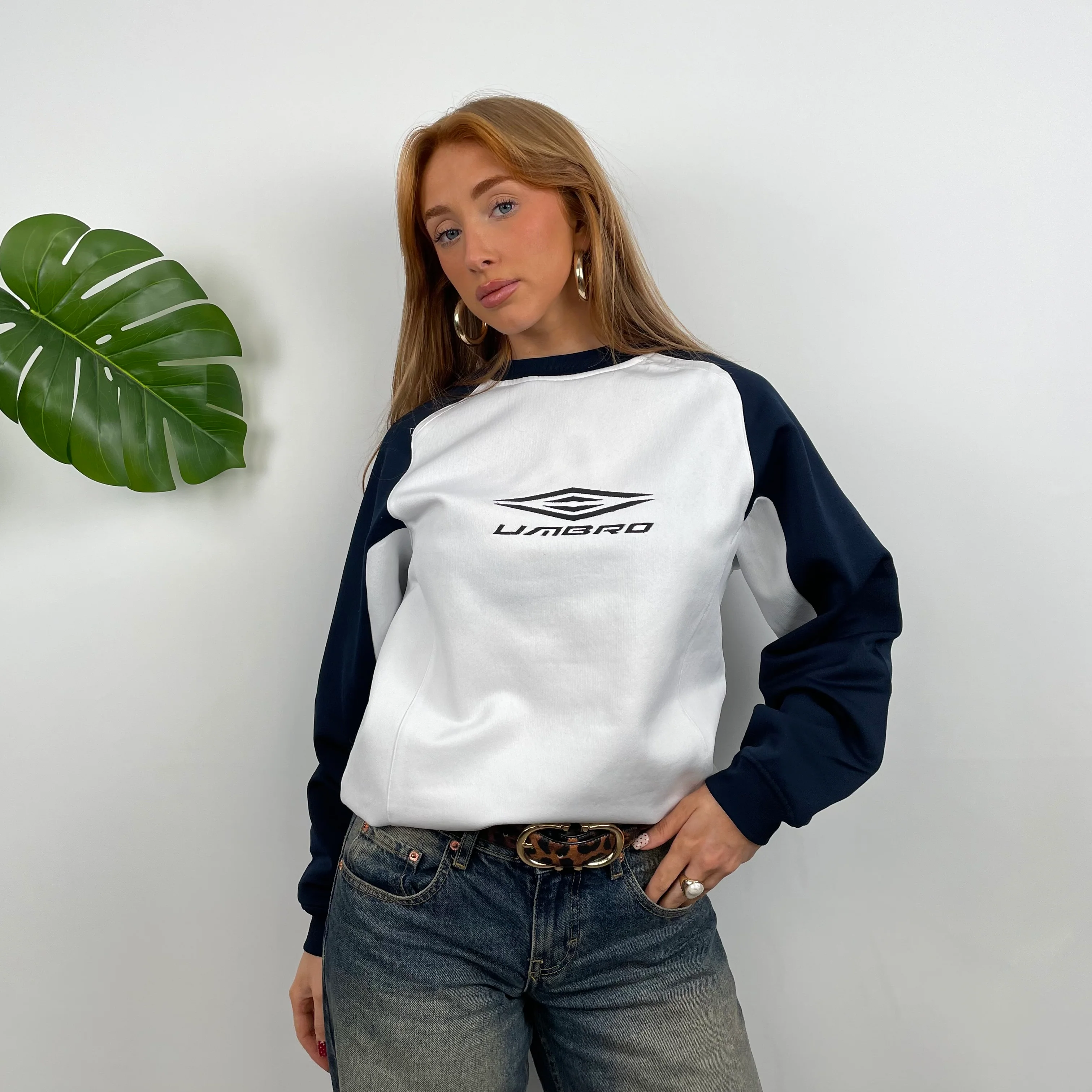 Umbro White Embroidered Spell Out Sweatshirt (M)